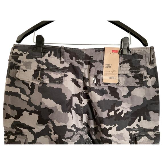 NWT Levi's Cargo I Shorts Mens Large Gray Black Camo Relaxed Fit White Tab - Picture 16 of 16